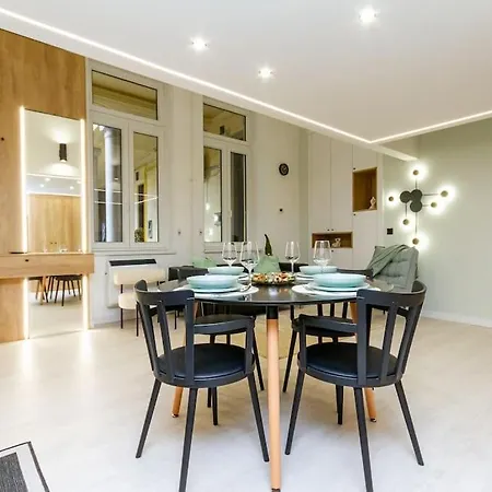 2 Bedroom W Ac Extravagant Gallery Loft By Newave Budapeszt