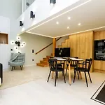 2 Bedroom W Ac Extravagant Gallery Loft By Nw Apartment