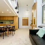 2 Bedroom W Ac Extravagant Gallery Loft By Nw *