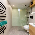 2 Bedroom W Ac Extravagant Gallery Loft By Nw