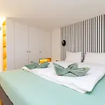 2 Bedroom W Ac Extravagant Gallery Loft By Nw