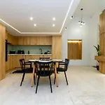 2 Bedroom W Ac Extravagant Gallery Loft By Nw *