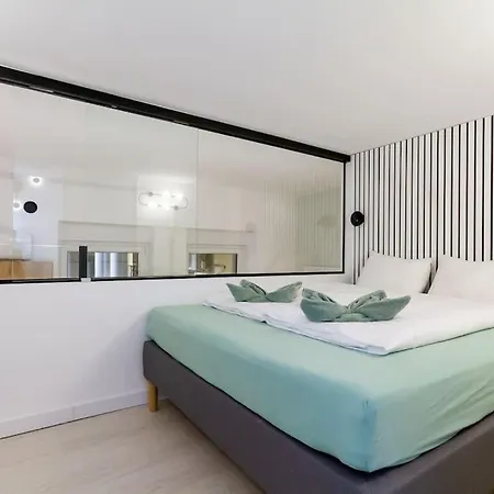 2 Bedroom W Ac Extravagant Gallery Loft By Nw *