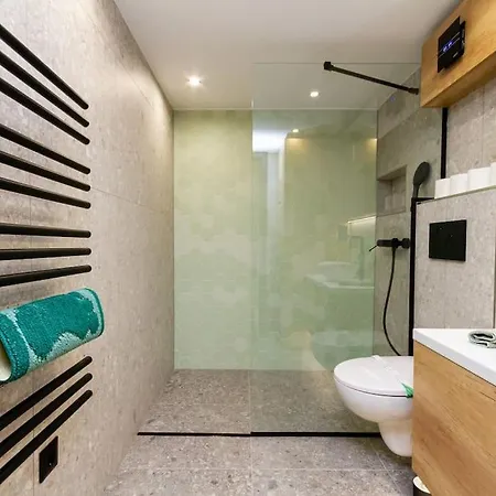 2 Bedroom W Ac Extravagant Gallery Loft By Nw