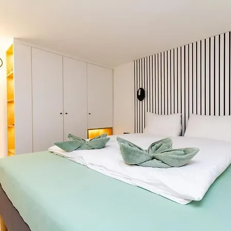 2 Bedroom W Ac Extravagant Gallery Loft By Nw