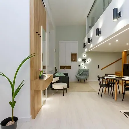2 Bedroom W Ac Extravagant Gallery Loft By Nw
