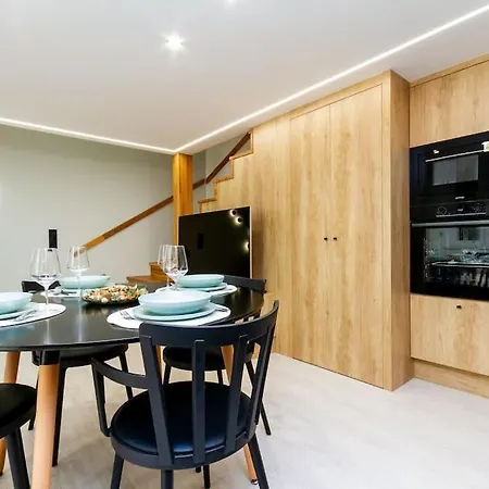 2 Bedroom W Ac Extravagant Gallery Loft By Newave