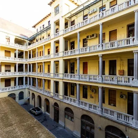 2 Bedroom W Ac Extravagant Gallery Loft By Newave Appartement Budapest