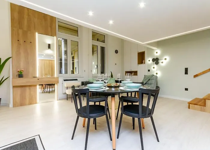 2 Bedroom W Ac Extravagant Gallery Loft By Newave Budapest