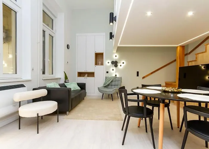 2 Bedroom W Ac Extravagant Gallery Loft By Newave Appartamento Budapest